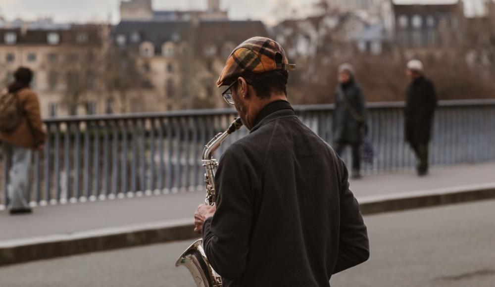 Hôtel bord de Seine : pourquoi séjourner au fil de l’eau à Paris ?